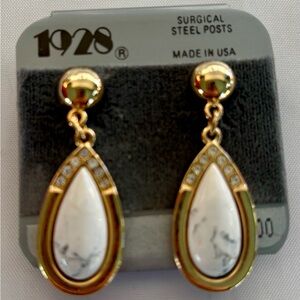 NEW Vintage 1928 Gold Tone Dangle Earrings w/Howlite Stone, Surgical Steel Post